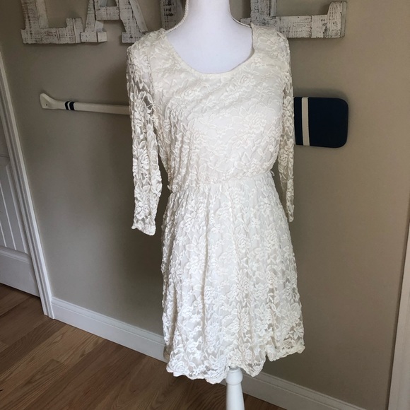 White Lace Dress - Picture 3 of 8